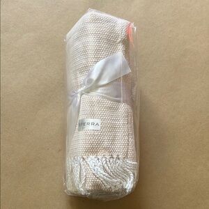 SFERRA Cream Blankets/Throws